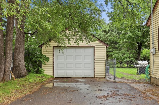 5732 Adair Avenue N, Crystal, MN 55429