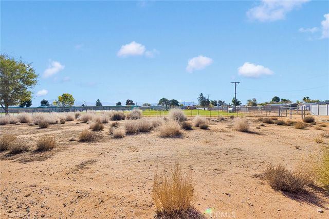 22111 Isatis, Apple Valley, CA 92307