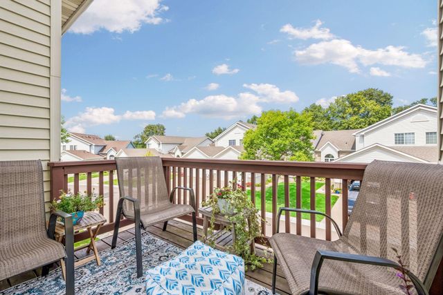 912 Kelly Court, Chanhassen, MN 55317