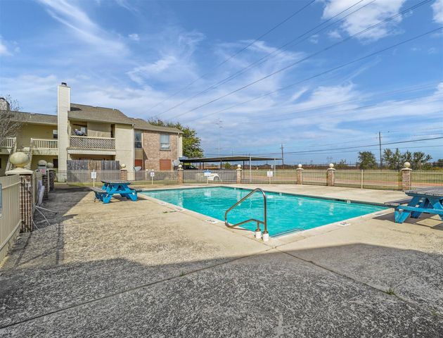 7600 Emmett F Lowry Expressway 314, Texas City, TX 77591