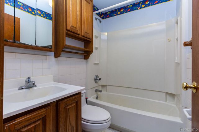 4249 Bonning Avenue, Warren, MI 48091