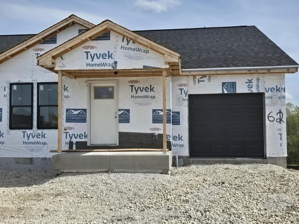 W219N16225 Primrose COURT, Jackson, WI 53037