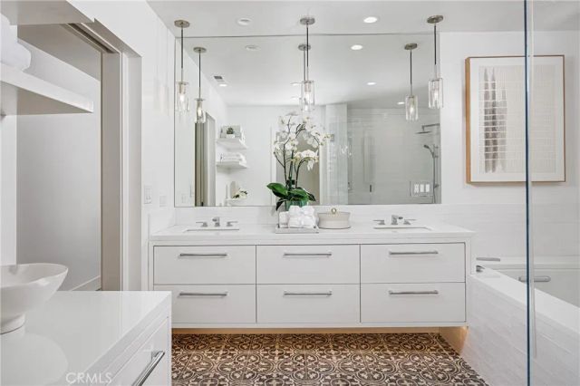 3500 Surfview Lane, Corona Del Mar, CA 92625