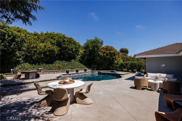 3500 Surfview Lane, Corona Del Mar, CA 92625