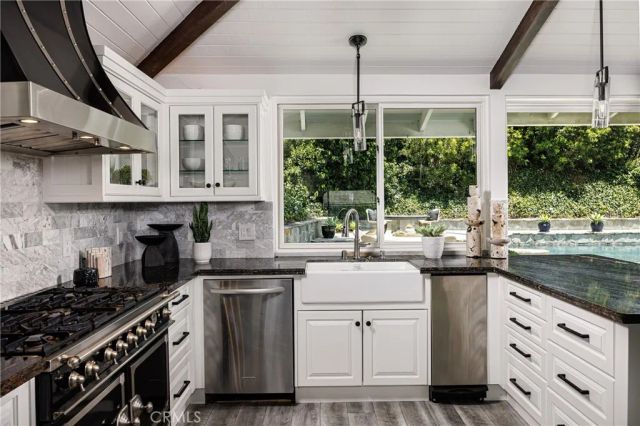 3500 Surfview Lane, Corona Del Mar, CA 92625