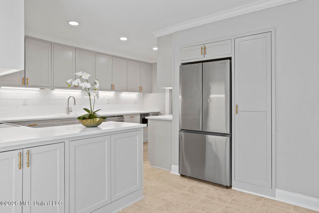 1112 Meadowbrook Road, Jackson, MS 39206