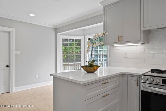 1112 Meadowbrook Road, Jackson, MS 39206