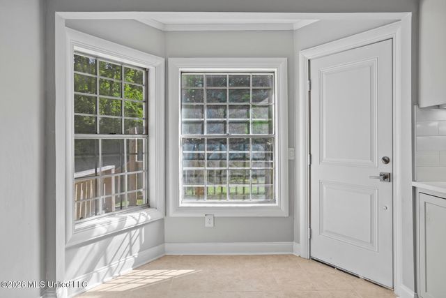 1112 Meadowbrook Road, Jackson, MS 39206
