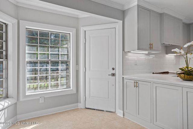 1112 Meadowbrook Road, Jackson, MS 39206