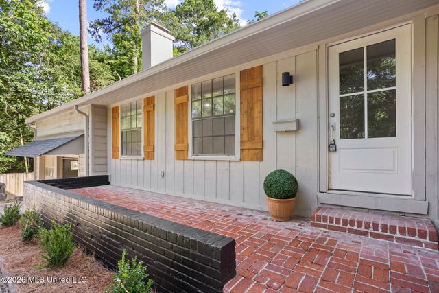 1112 Meadowbrook Road, Jackson, MS 39206