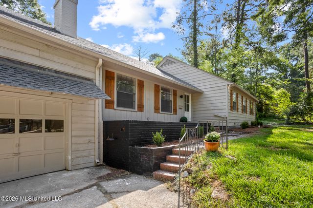 1112 Meadowbrook Road, Jackson, MS 39206