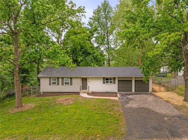 11801 W 54th Street, Shawnee, KS 66203