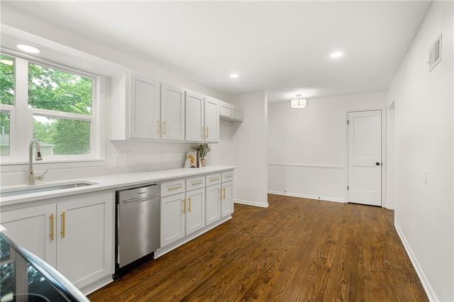 11801 W 54th Street, Shawnee, KS 66203