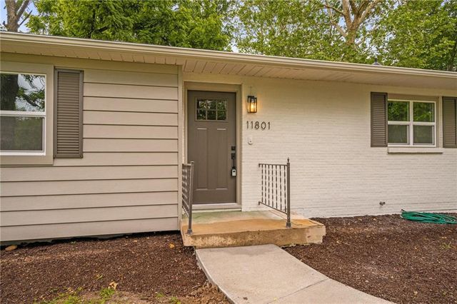 11801 W 54th Street, Shawnee, KS 66203