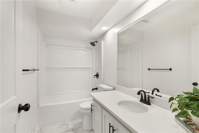 11801 W 54th Street, Shawnee, KS 66203