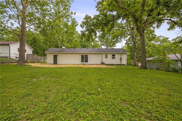 11801 W 54th Street, Shawnee, KS 66203