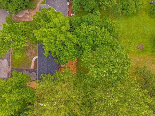 11801 W 54th Street, Shawnee, KS 66203