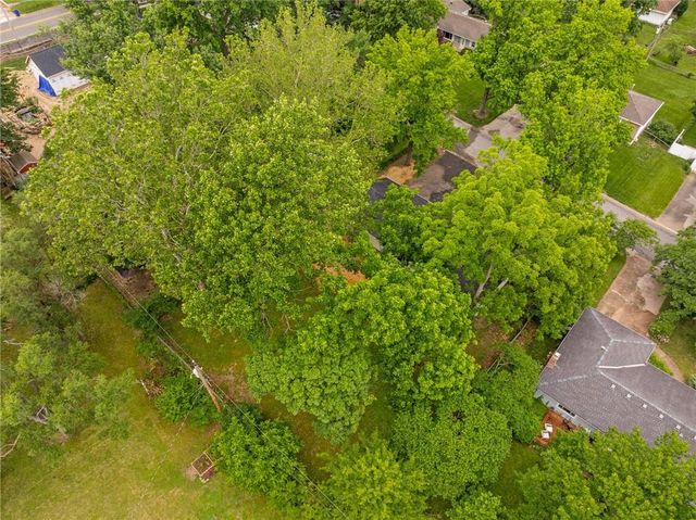11801 W 54th Street, Shawnee, KS 66203