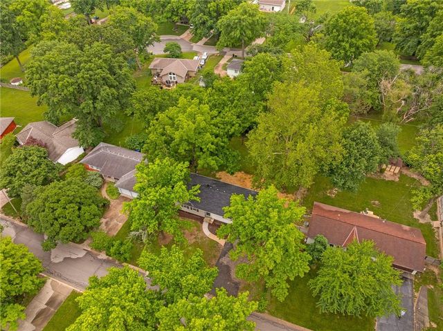 11801 W 54th Street, Shawnee, KS 66203