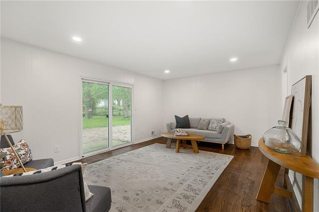 11801 W 54th Street, Shawnee, KS 66203