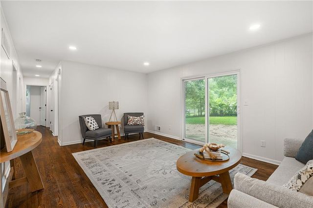 11801 W 54th Street, Shawnee, KS 66203