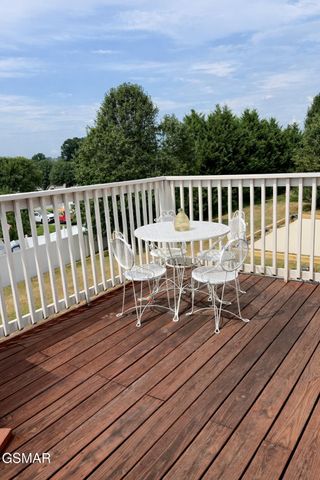 1613 Jasmine Trail, Sevierville, TN 37862