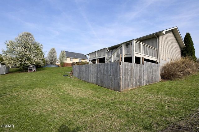 1613 Jasmine Trail, Sevierville, TN 37862