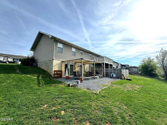 1613 Jasmine Trail, Sevierville, TN 37862