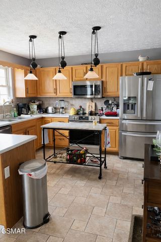 1613 Jasmine Trail, Sevierville, TN 37862