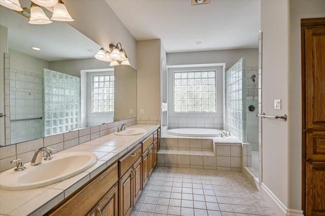 19620 Single Peak CV, Spicewood, TX 78669