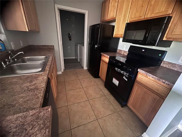 2406 COURTNEY MEADOWS COURT 104, Tampa, FL 33619