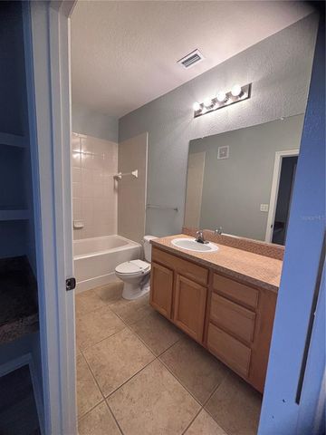 2406 COURTNEY MEADOWS COURT 104, Tampa, FL 33619