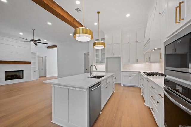 17452 Lions Ear Ln, Prairieville, LA 70769