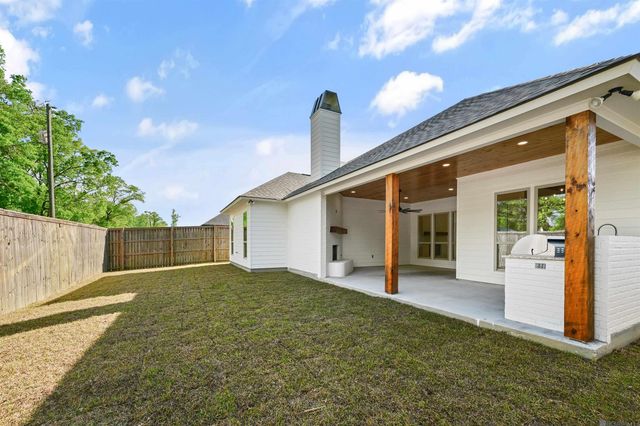 17452 Lions Ear Ln, Prairieville, LA 70769