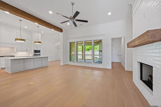 17452 Lions Ear Ln, Prairieville, LA 70769