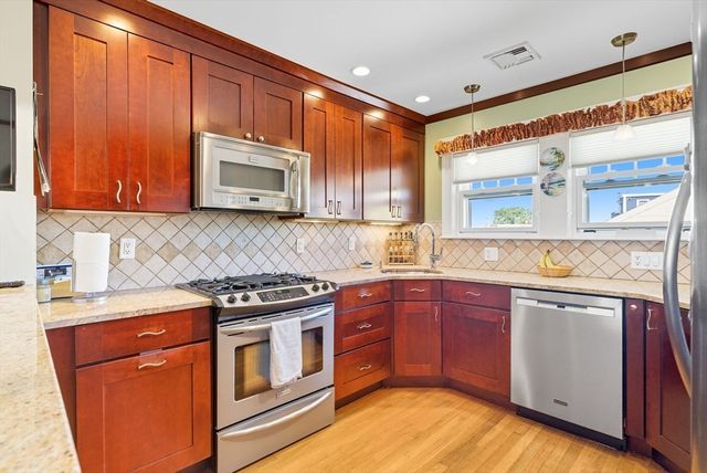 40 Cottage Park Rd 2, Winthrop, MA 02152