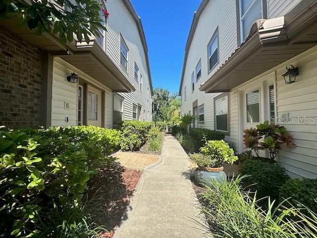 1208 CLAYS TRAIL, Oldsmar, FL 34677