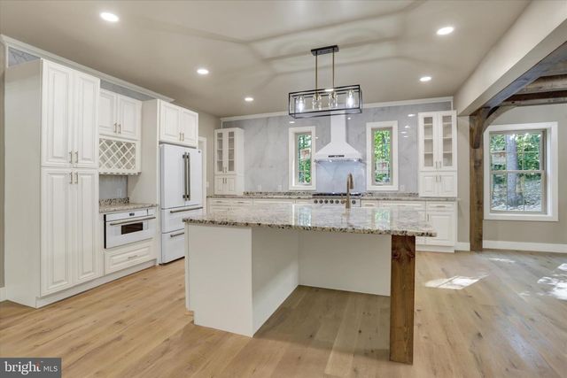 34 COLD SPRINGS RD, Dillsburg, PA 17019