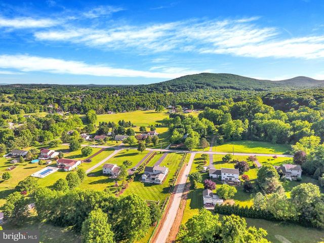 34 COLD SPRINGS RD, Dillsburg, PA 17019