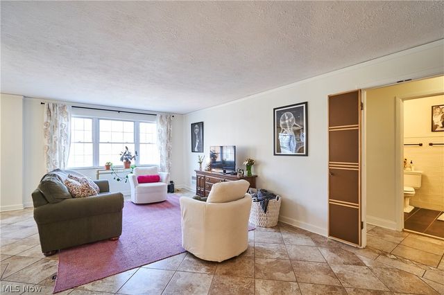 18975 Van Aken Boulevard 411, Shaker Heights, OH 44122