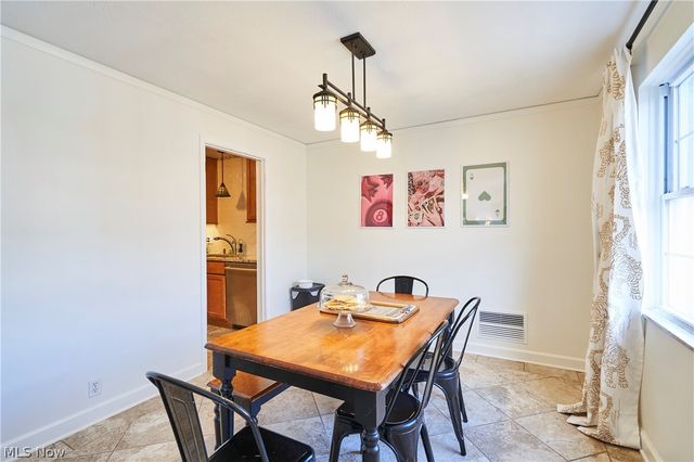 18975 Van Aken Boulevard 411, Shaker Heights, OH 44122