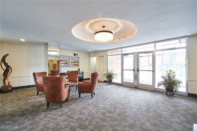 18975 Van Aken Boulevard 411, Shaker Heights, OH 44122