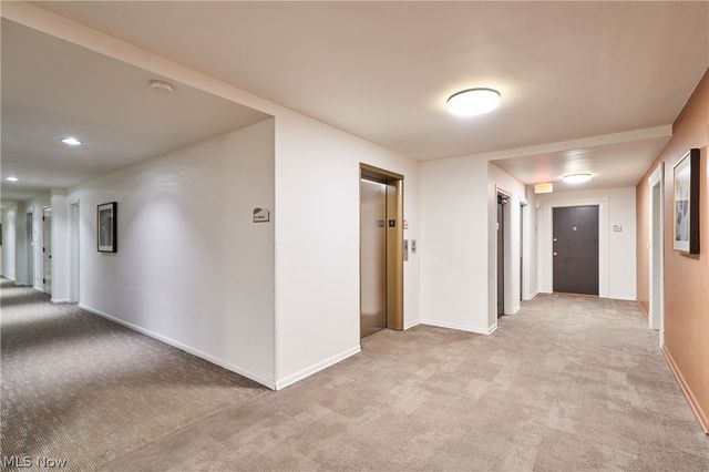 18975 Van Aken Boulevard 411, Shaker Heights, OH 44122
