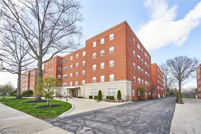 18975 Van Aken Boulevard 411, Shaker Heights, OH 44122