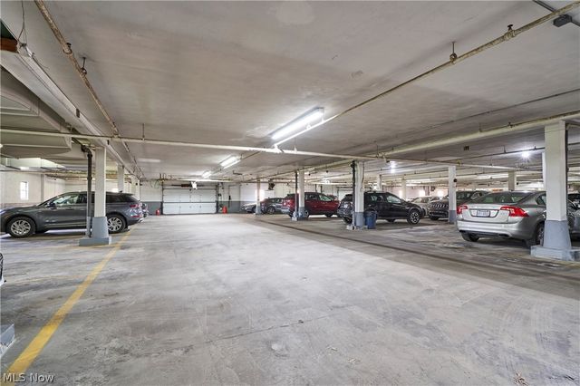 18975 Van Aken Boulevard 411, Shaker Heights, OH 44122