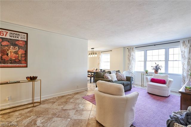 18975 Van Aken Boulevard 411, Shaker Heights, OH 44122