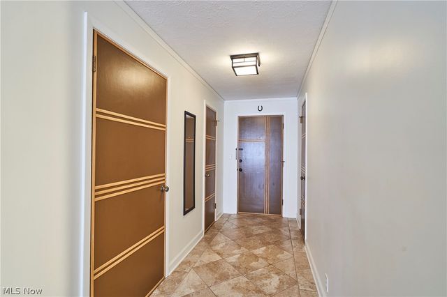 18975 Van Aken Boulevard 411, Shaker Heights, OH 44122