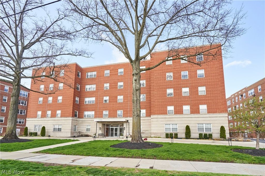 18975 Van Aken Boulevard 411, Shaker Heights, OH 44122