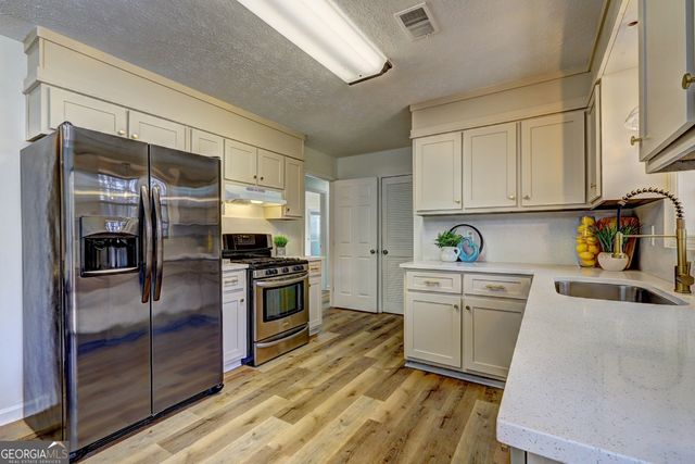 105 Longview Circle, Stockbridge, GA 30281