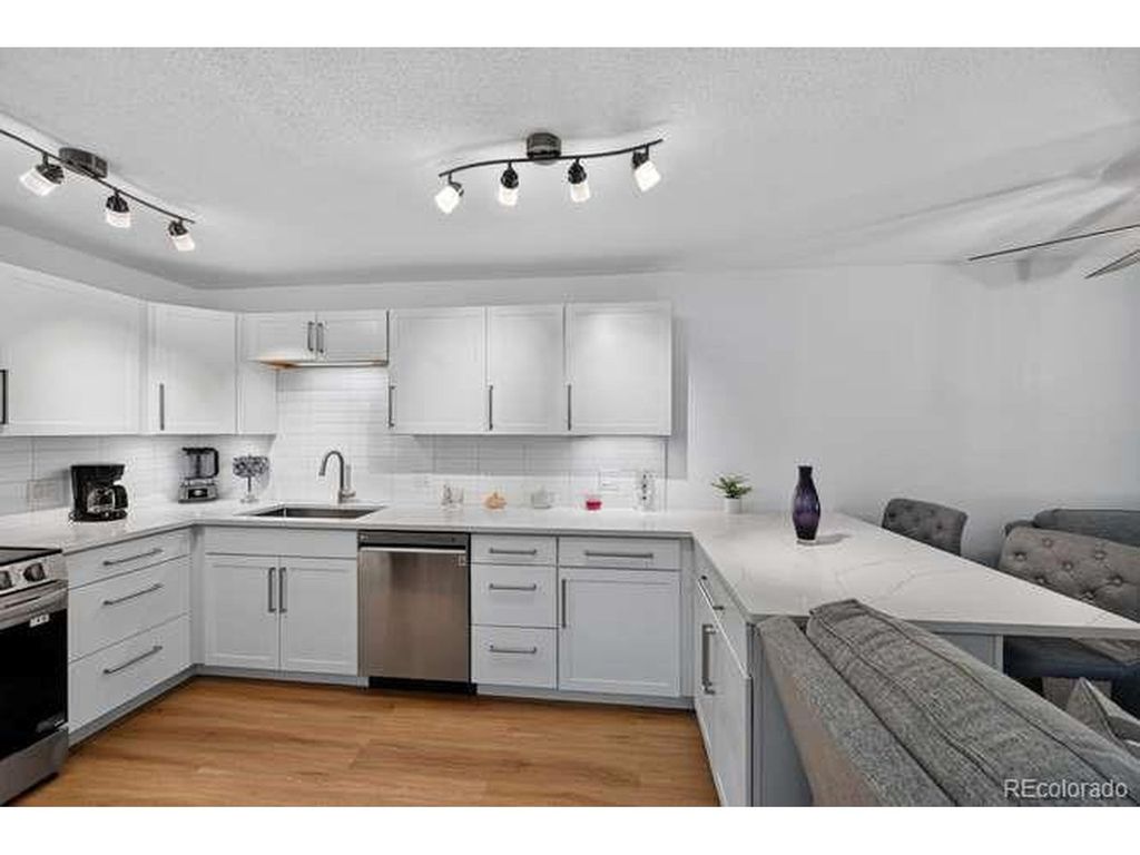 745 S Alton Way 11A, Denver, CO 80247